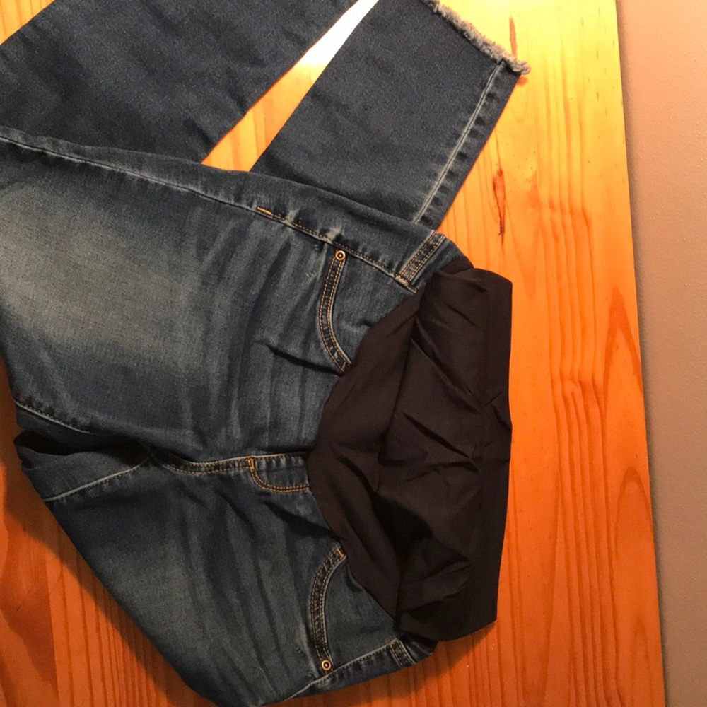 Maternity capris size 4
